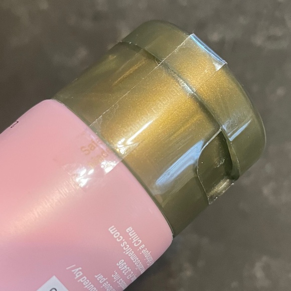 Valuta Gold Grapefruit Cassis Cuticle Cream by: Cali Cosmetics - Picture 3 of 3